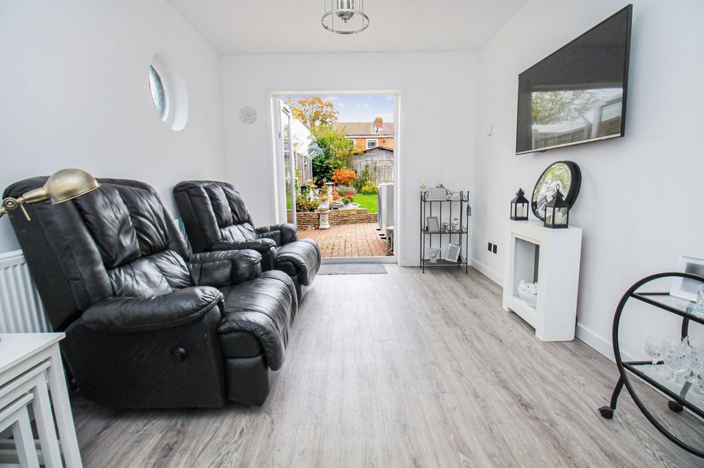 Property photo 2 of 18