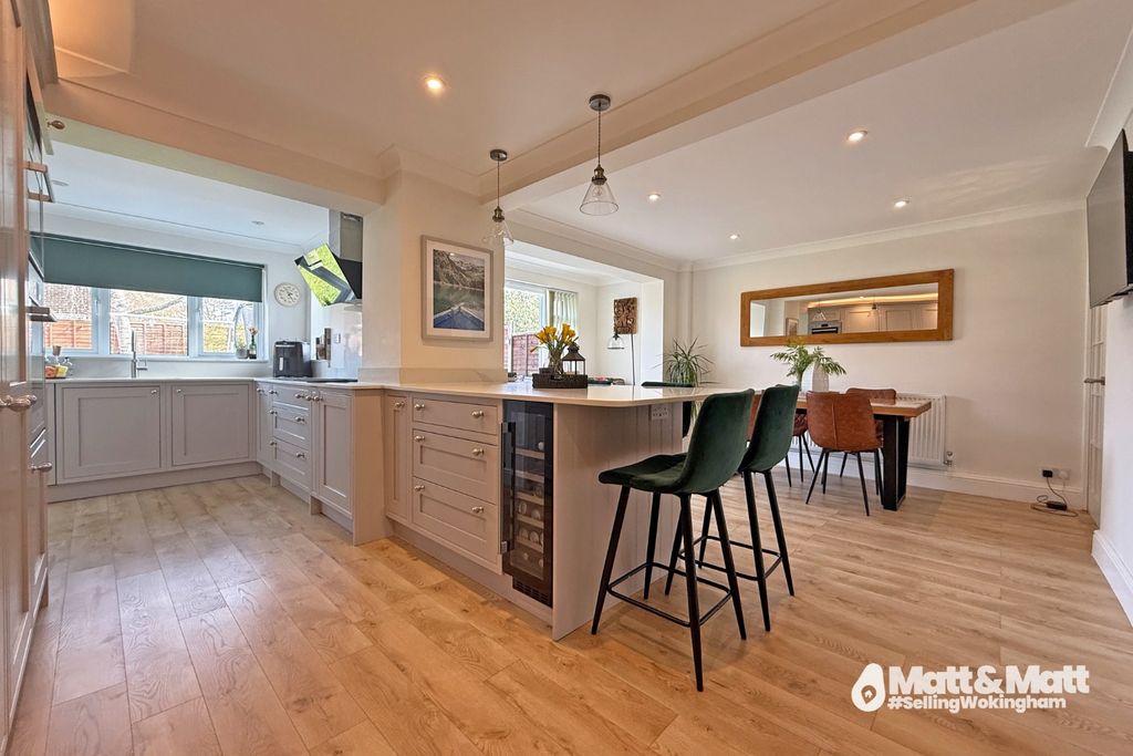 Property photo 3 of 12 4984147