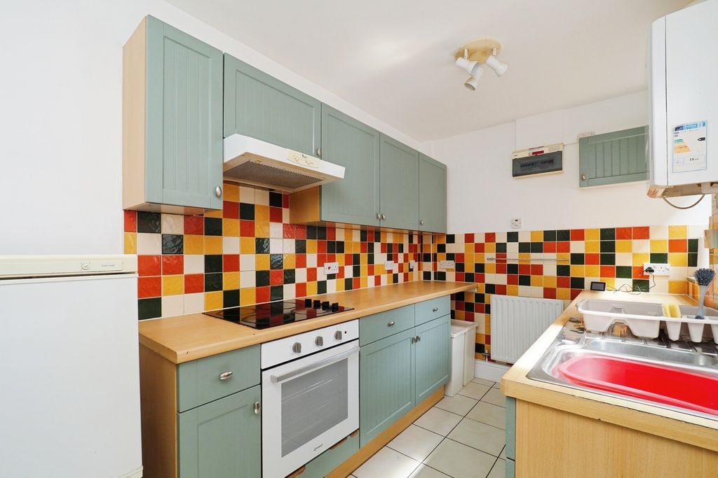 Property photo 2 of 17 Kitchen