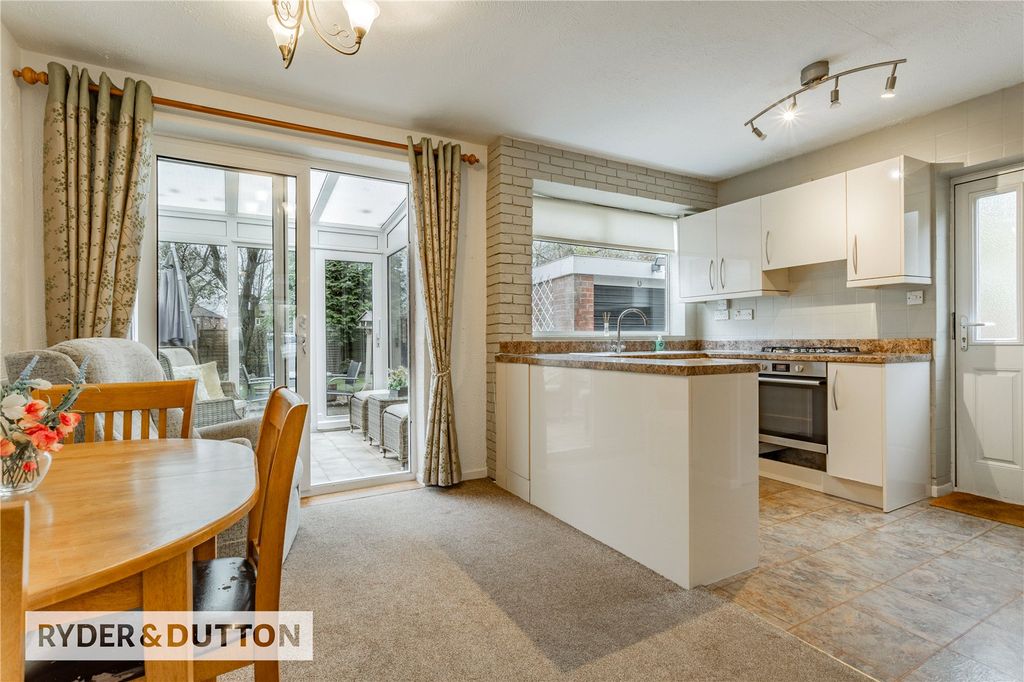 Property photo 3 of 22 Kitchen/Dining