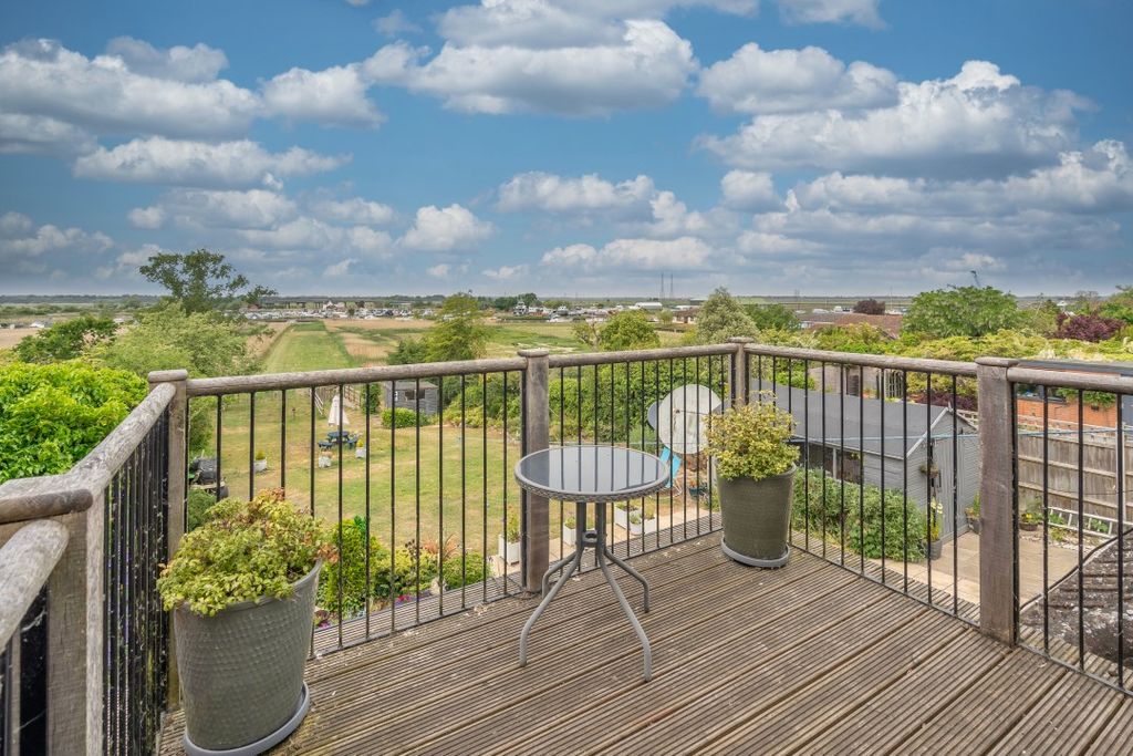 Property photo 2 of 23 Iq_00309-Edit