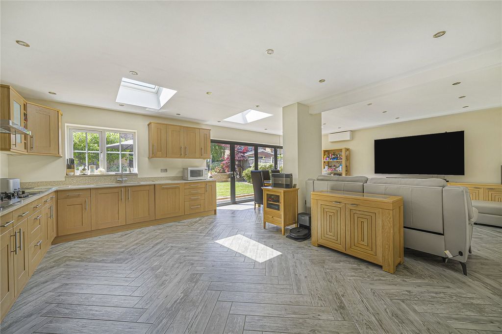 Additional image 7 of 5 bed detached house for saleCortland Close, Crayford, Kent DA1