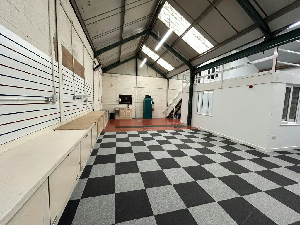 Property photo 2 of 9 1