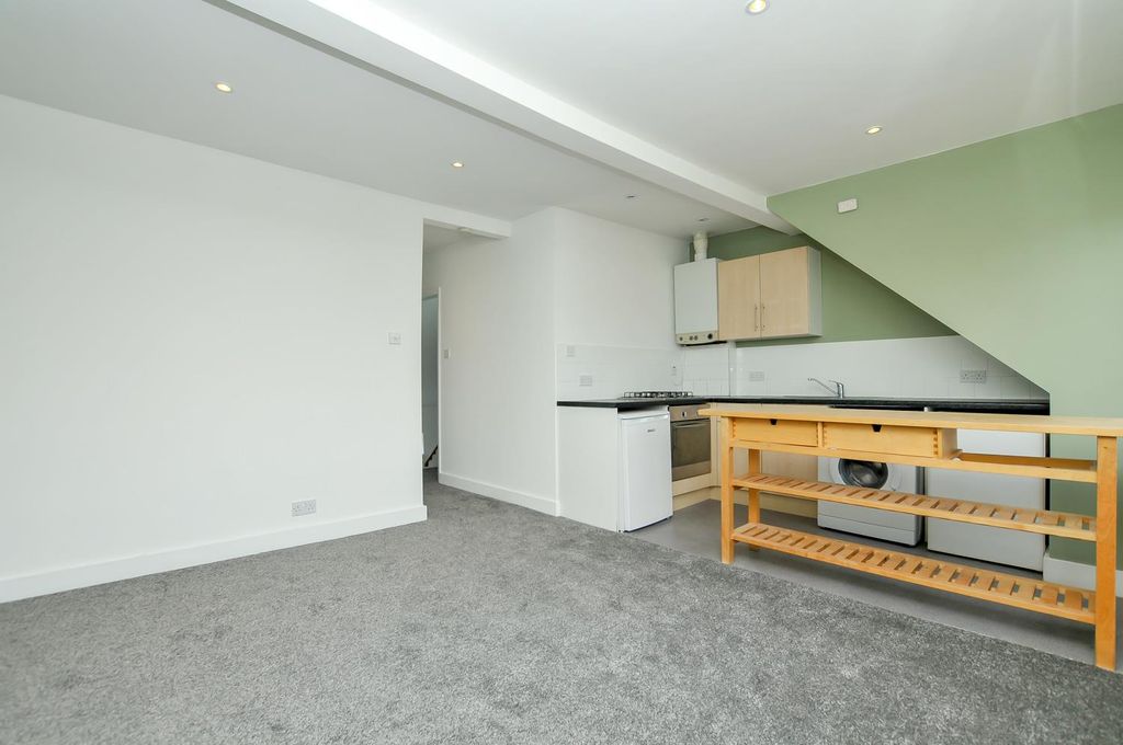 Property photo 3 of 8 3.Jpg