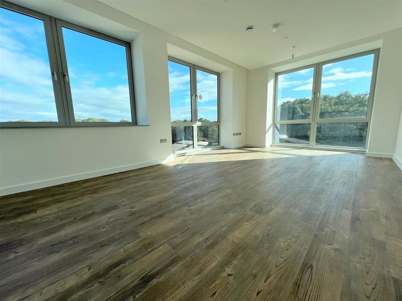 Property photo 2 of 11 Photo 1