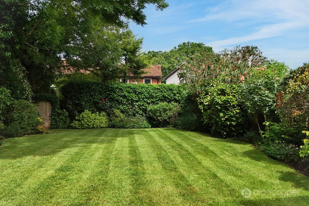 Property photo 2 of 30 5196223