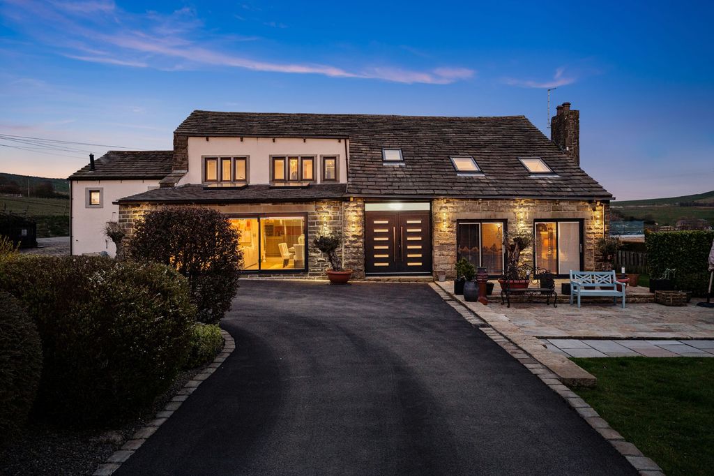 Property photo 1 of 88