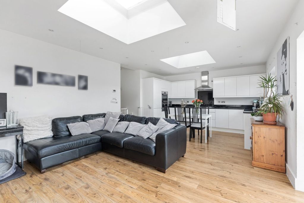 Property photo 2 of 12