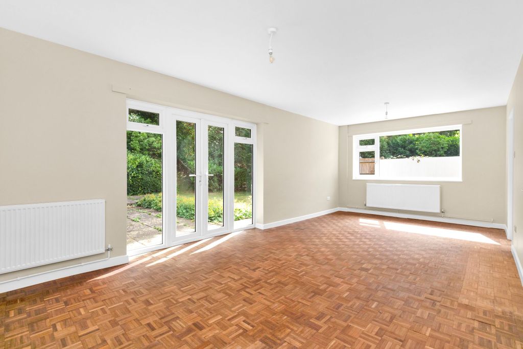 Property photo 2 of 25