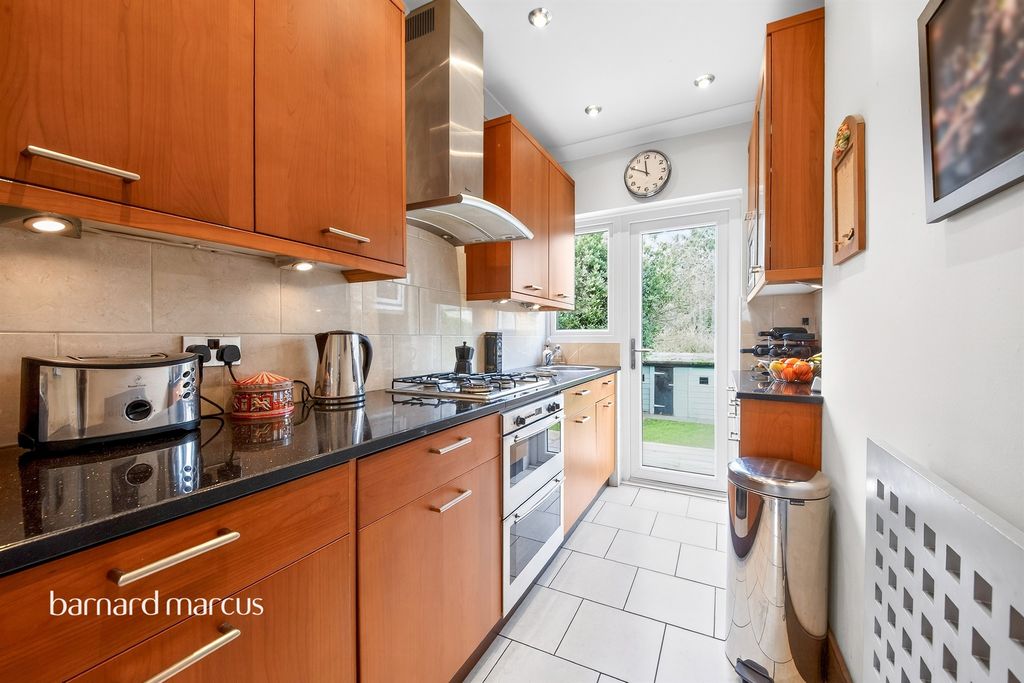 Property photo 2 of 11