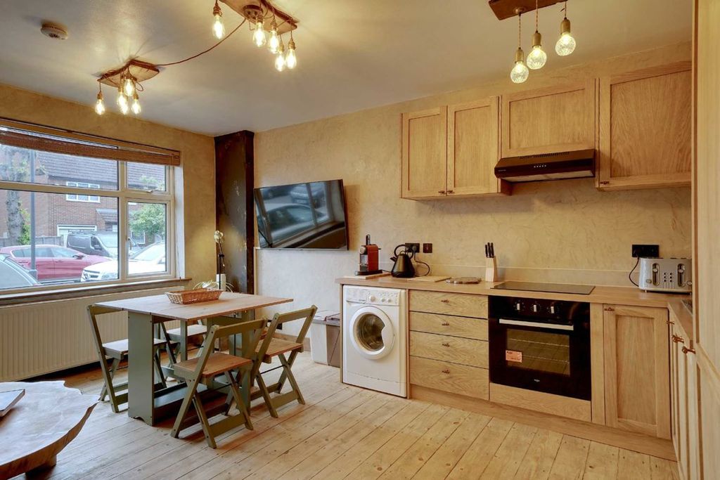 Property photo 3 of 5