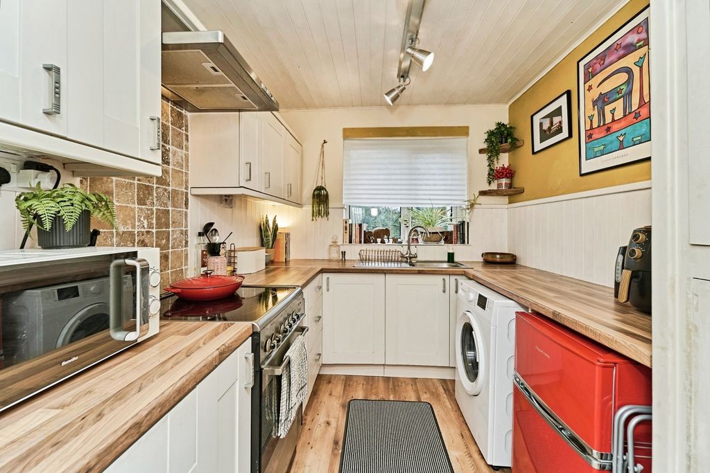 Property photo 1 of 11 Pbox-Img.Jpg