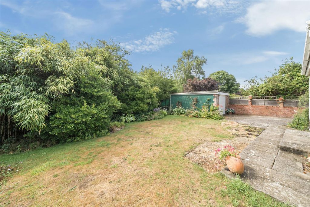 Property photo 3 of 22 Garden
