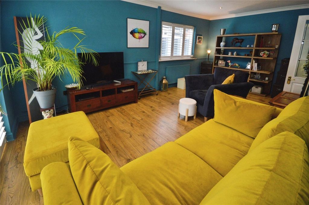 Property photo 2 of 22 Picture No. 18