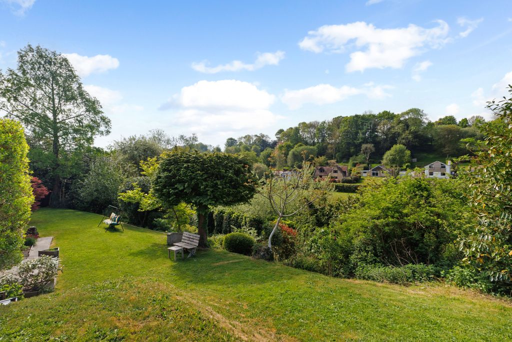 Property photo 2 of 20