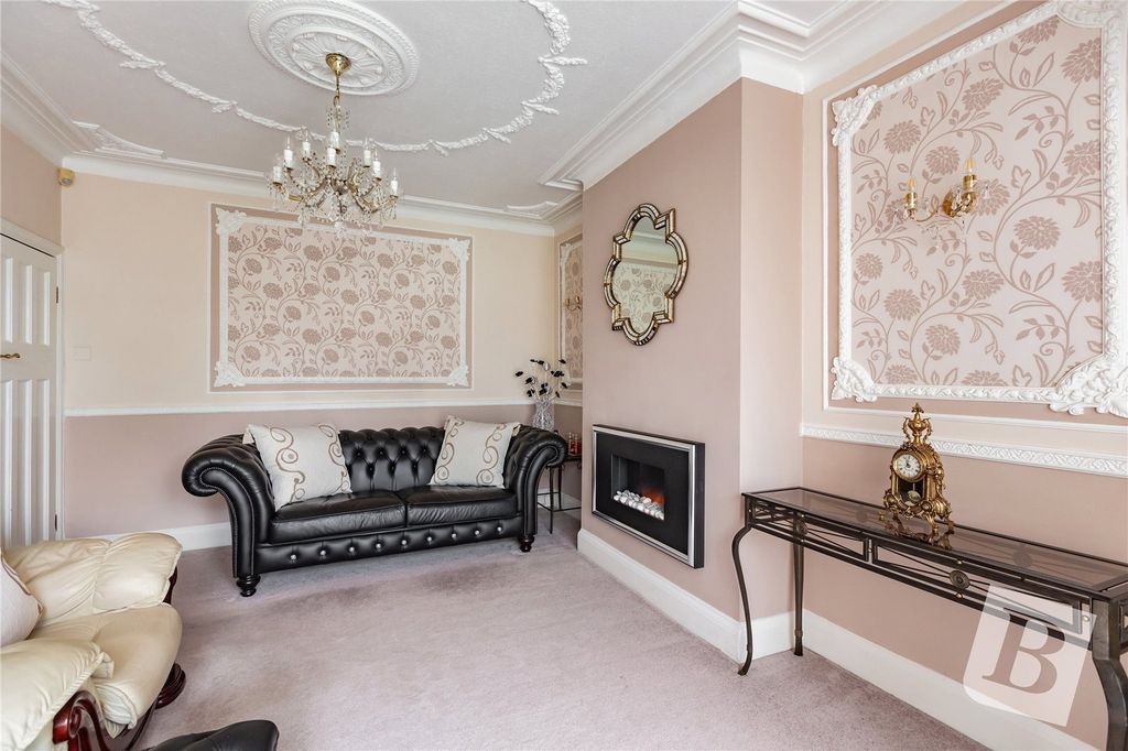 Property photo 3 of 16 Dining Room