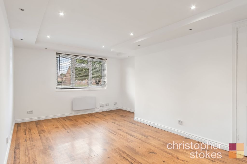 Property photo 3 of 17 4566355