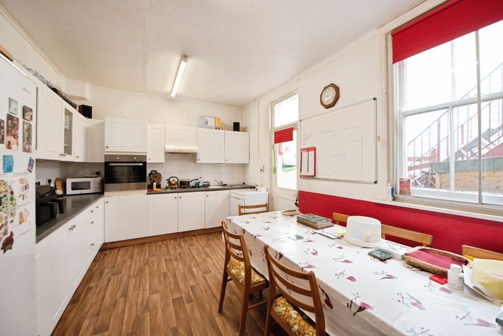Property photo 2 of 19 Pbox-Img.Jpg