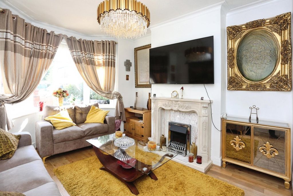Property photo 2 of 17 Picture No. 35