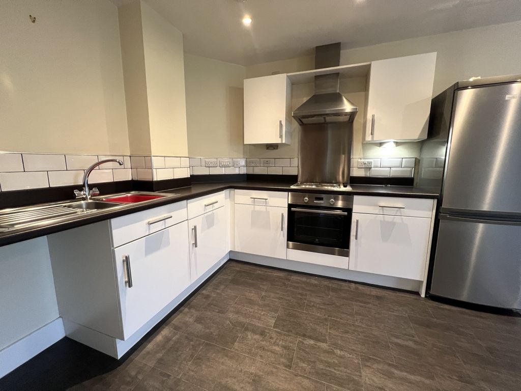 Property photo 2 of 10 Kitchen