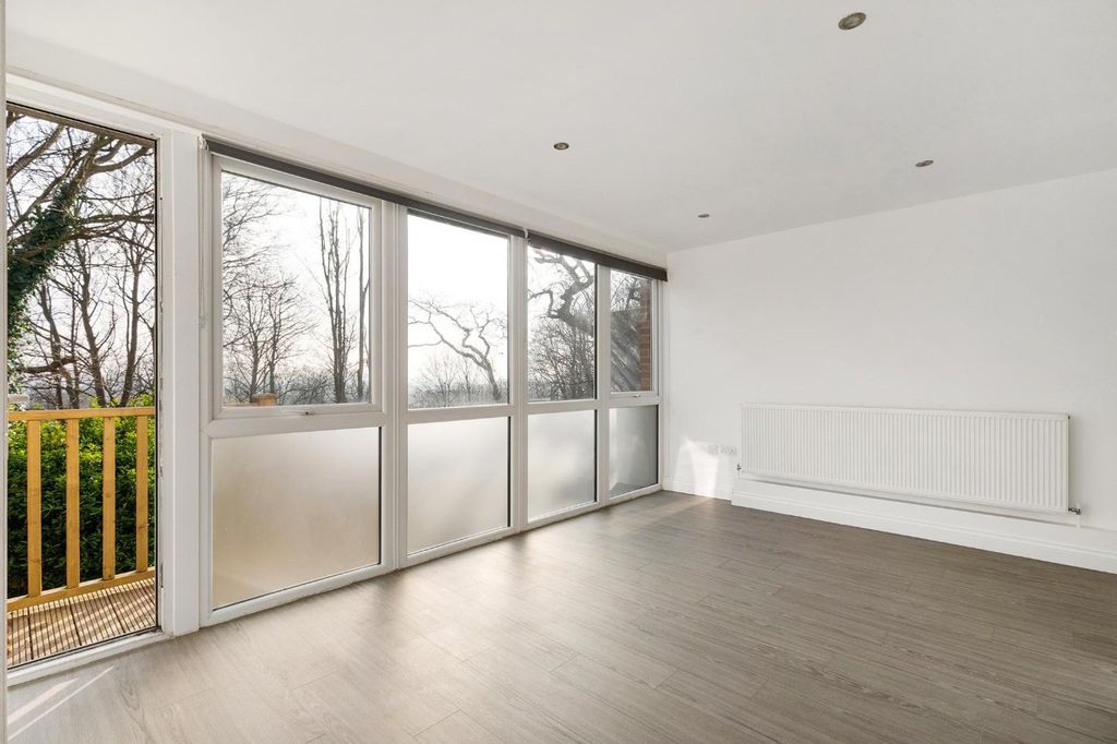 Property photo 3 of 20 Picture No. 12