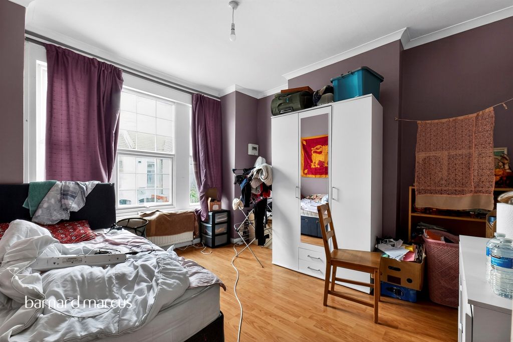 Property photo 2 of 20