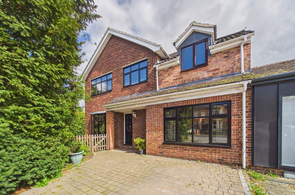 Property photo 1 of 30 Cam03259G0-Pr0265-Still002