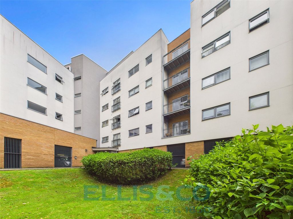 Property photo 1 of 14 Picture No. 09