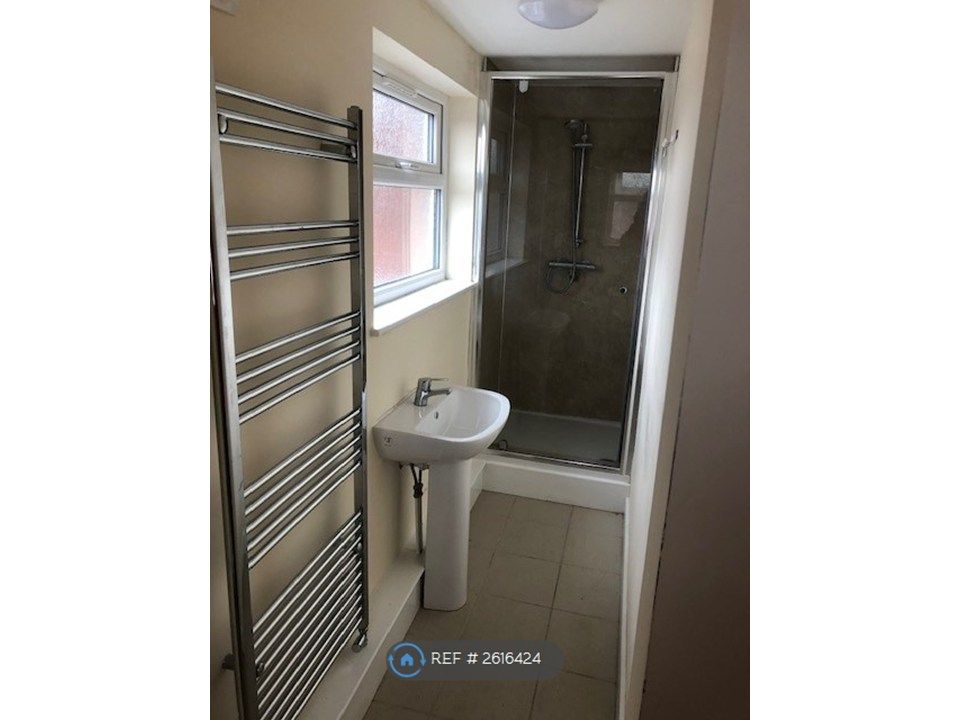 Property photo 3 of 5 Ensuite To Bedroom 2