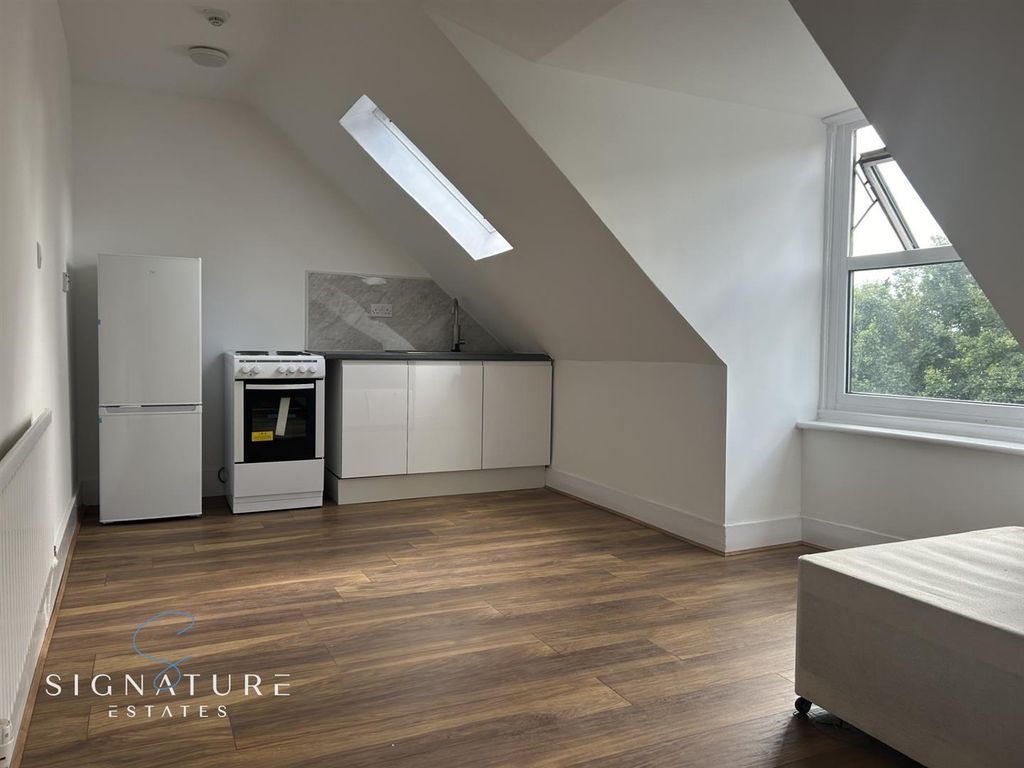 Property photo 2 of 4 Front Shot Re 1 .Jpg