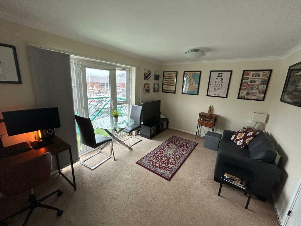 Property photo 3 of 5