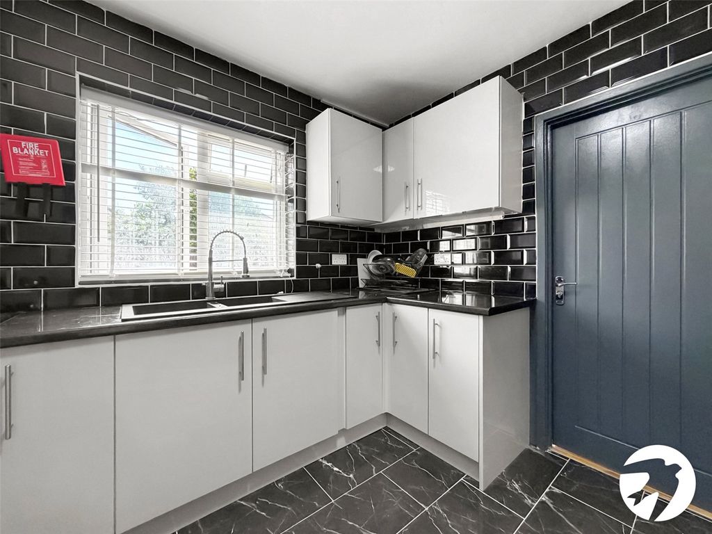 Property photo 3 of 15 Picture No. 04