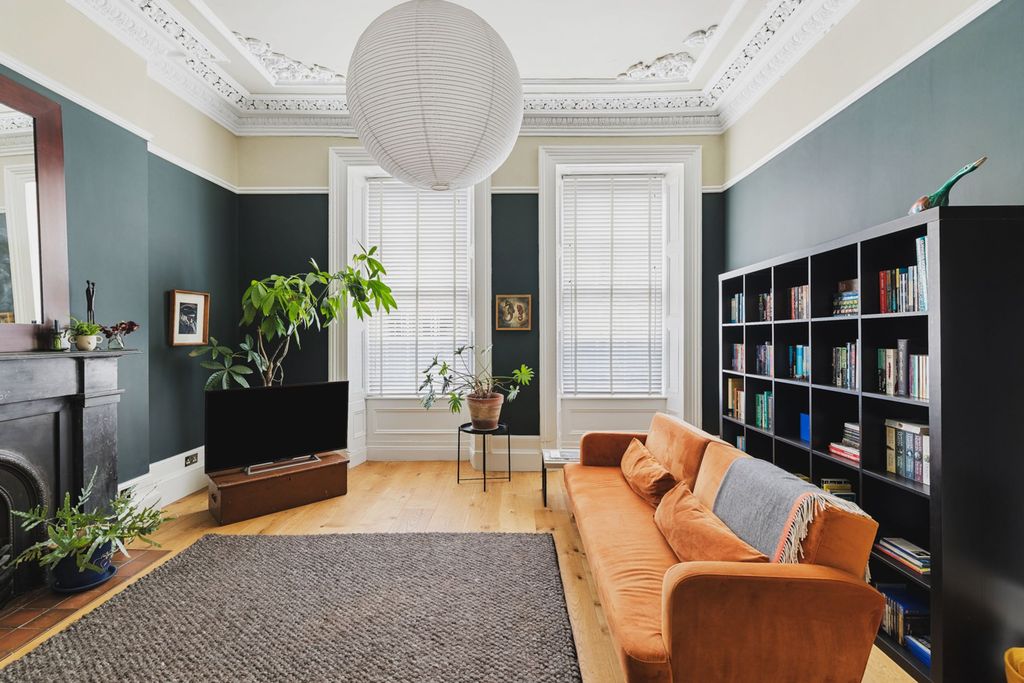 Property photo 3 of 27