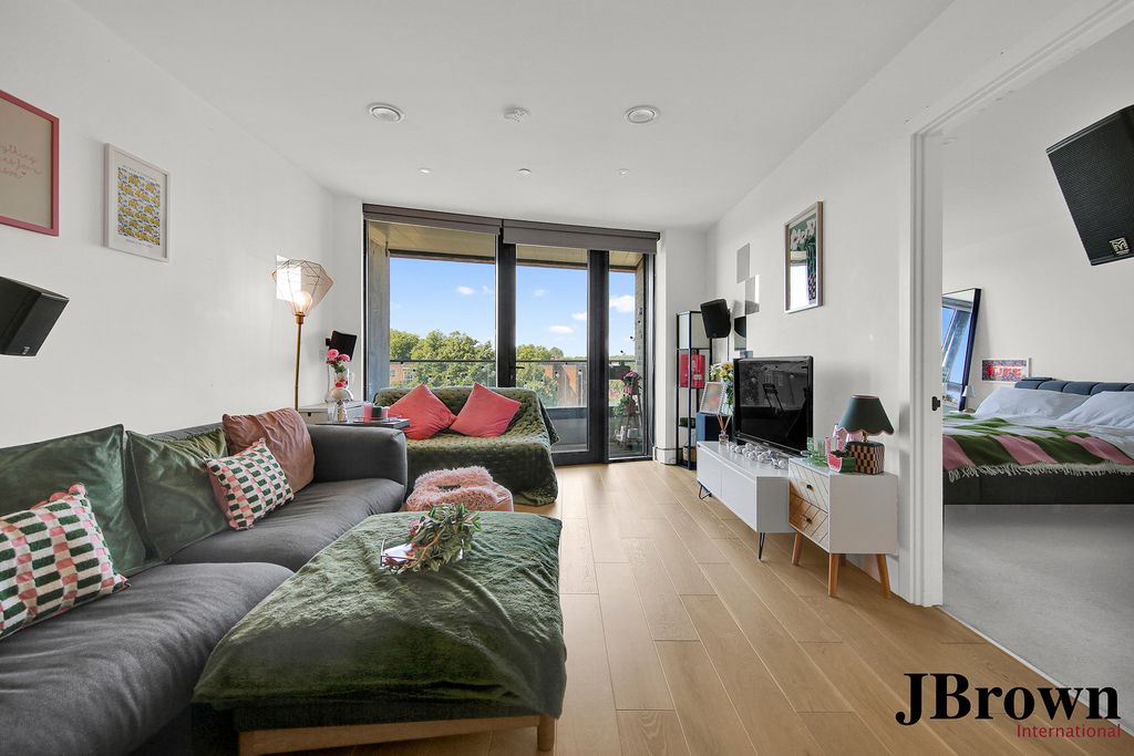 Property photo 2 of 11