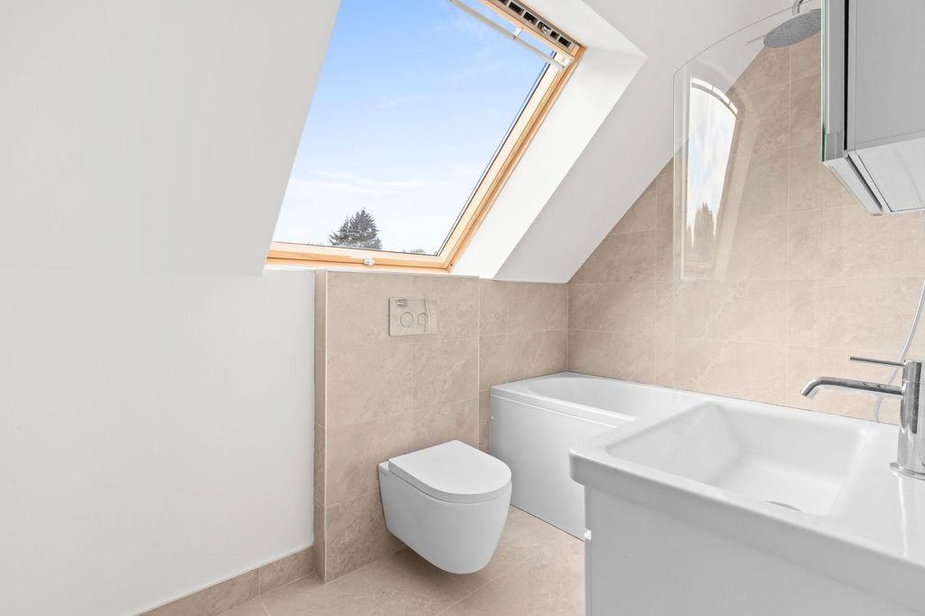 Property photo 3 of 12 Bathroom