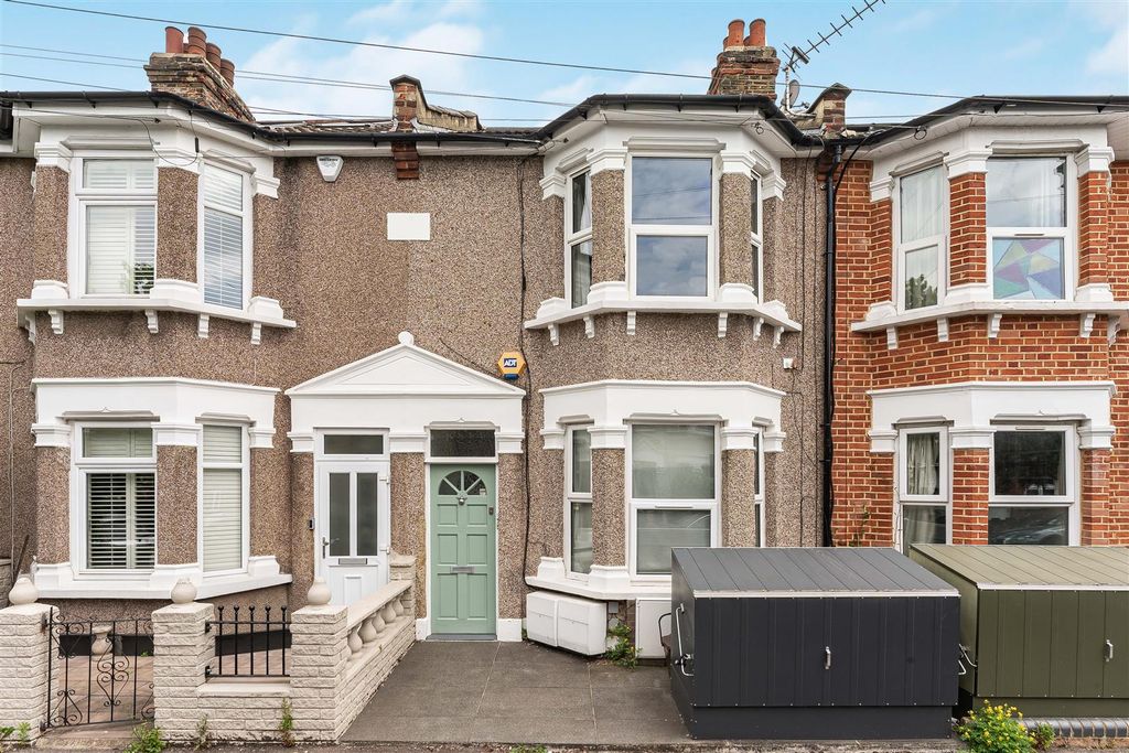 Property photo 1 of 18 1