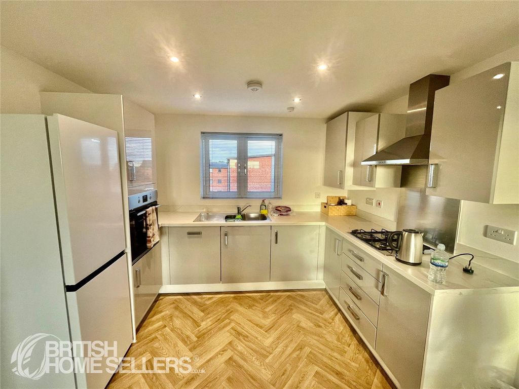 Property photo 2 of 19 Picture No. 14