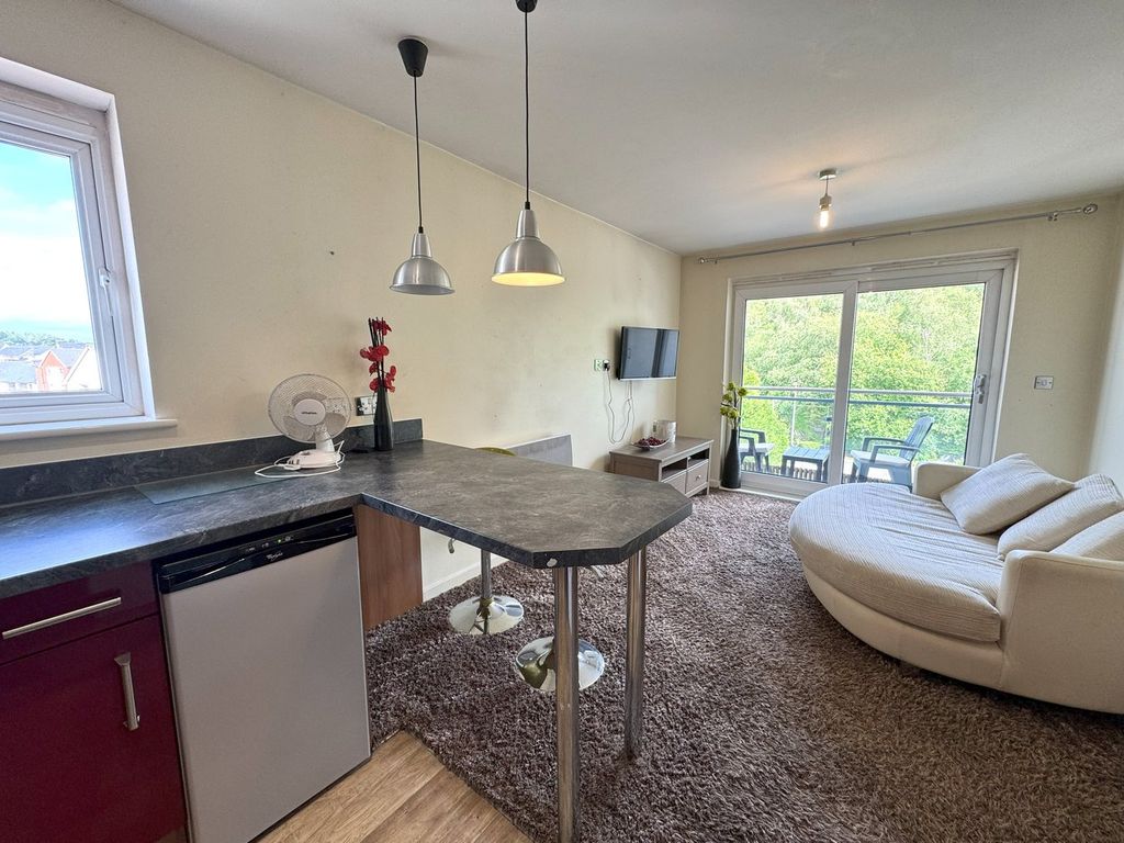 Property photo 2 of 11