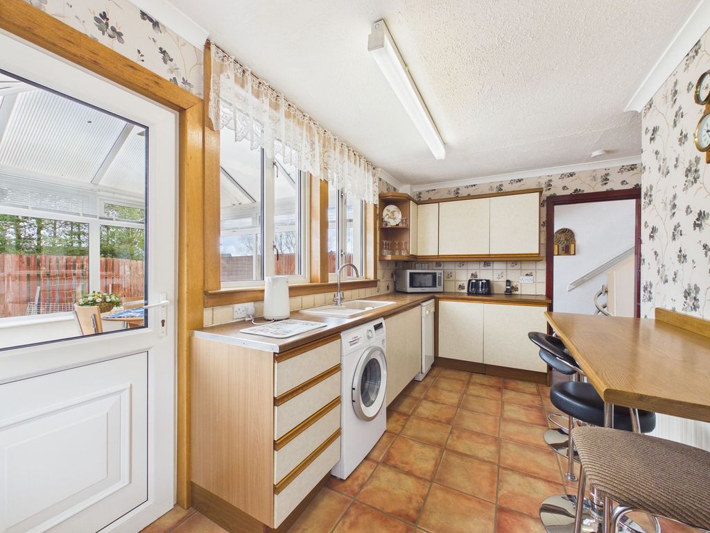 Property photo 3 of 14 Kitchen