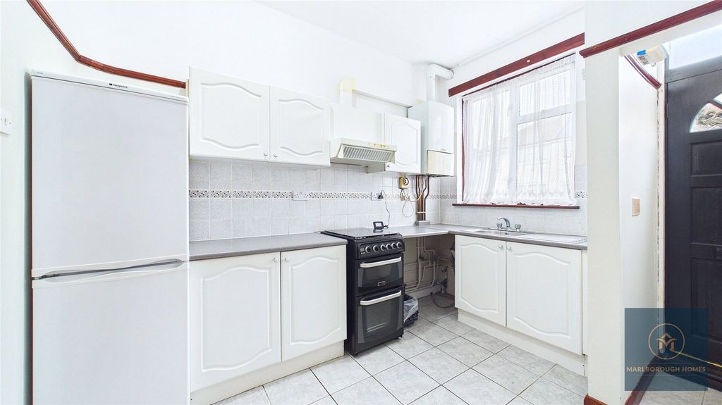 Property photo 2 of 16 One Bed Flat