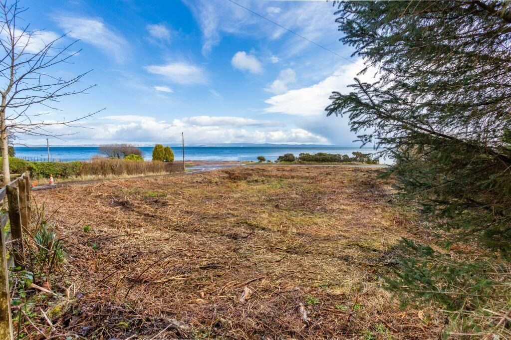 Property photo 2 of 10 3700862
