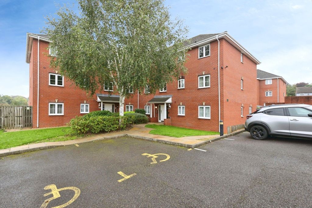 Property photo 2 of 14 Picture No. 13