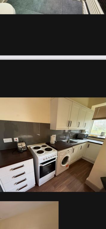 Property photo 2 of 5 Kitchen