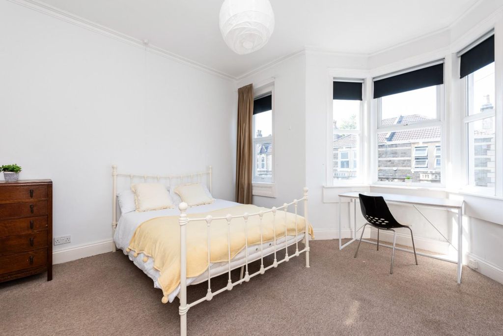 Property photo 3 of 20 32 Cynthia Road, Bath BA2 3Qq-14.Jpg