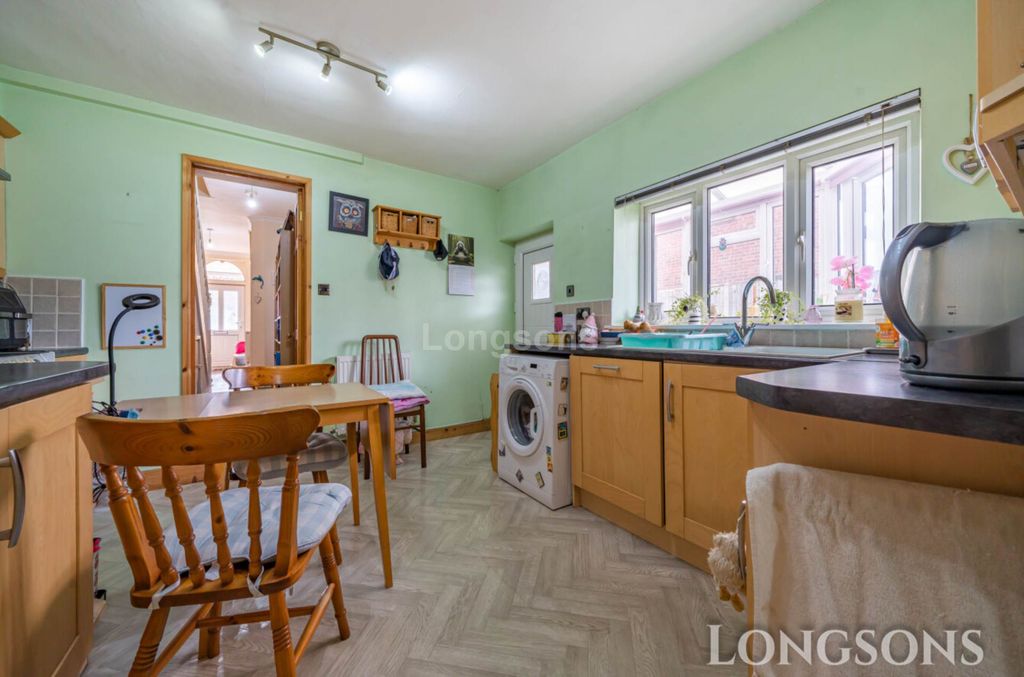 Property photo 3 of 16