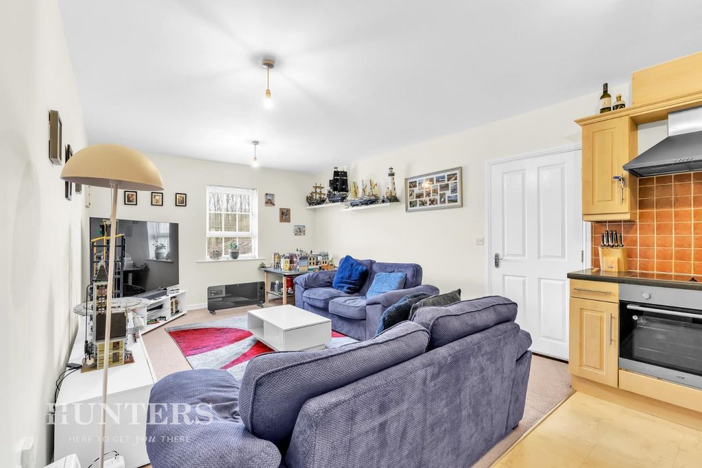 Property photo 2 of 21 Lounge