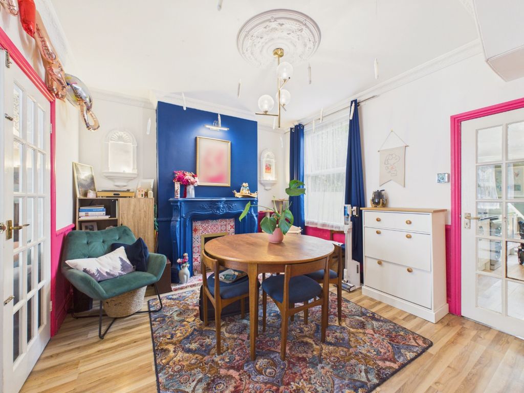 Property photo 3 of 13 5309216