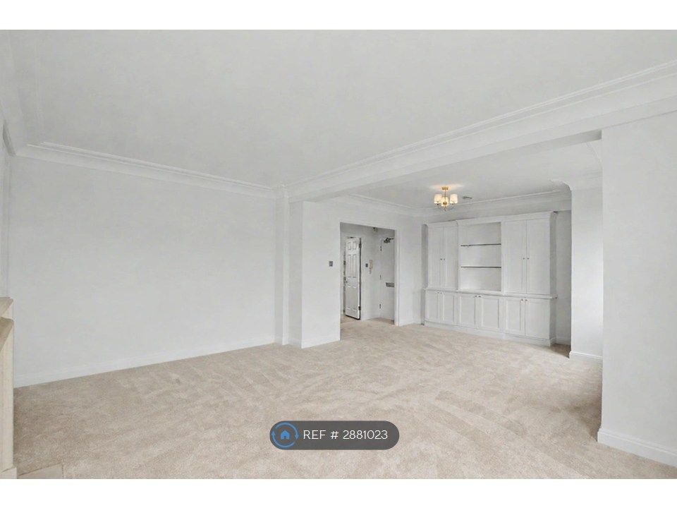 Property photo 3 of 19 Living Room 3 (3/3)