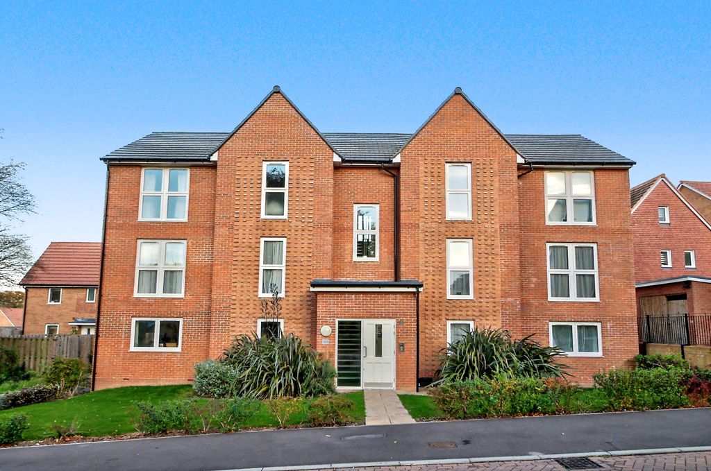 Property photo 1 of 10 Front