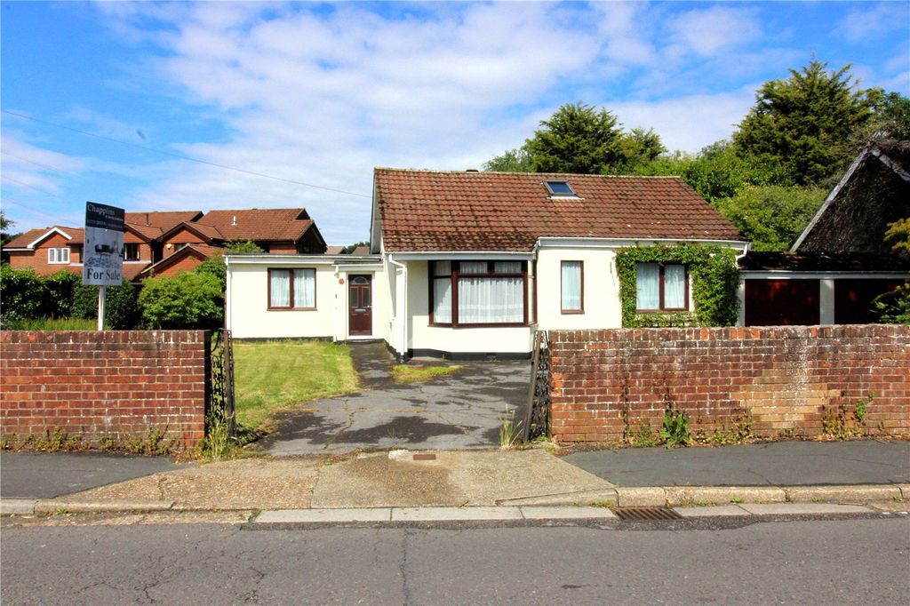 Property photo 2 of 21 Picture No. 13